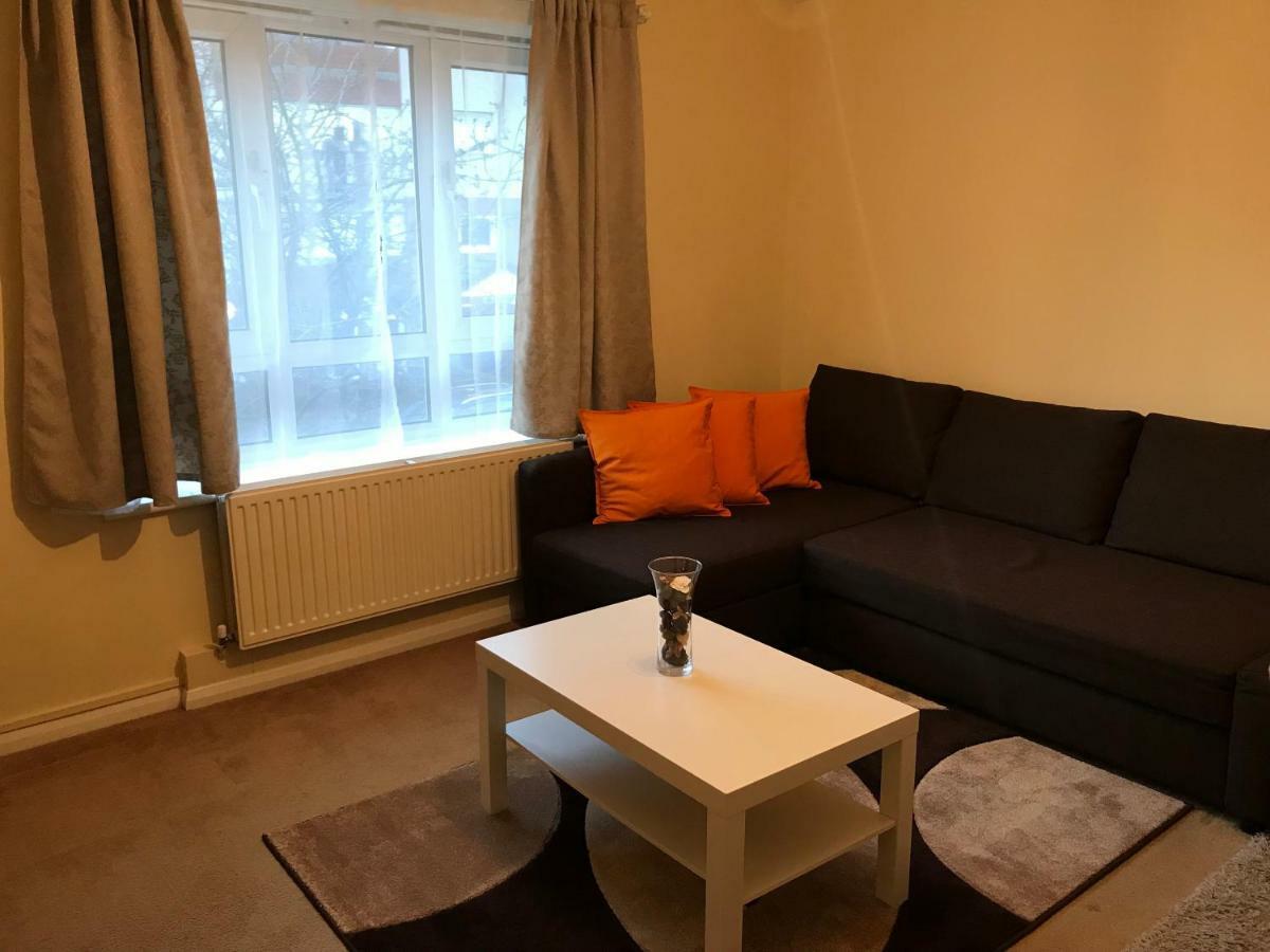 Cozy Apartment In Stratford From 18 Minutes To Central London Exterior foto